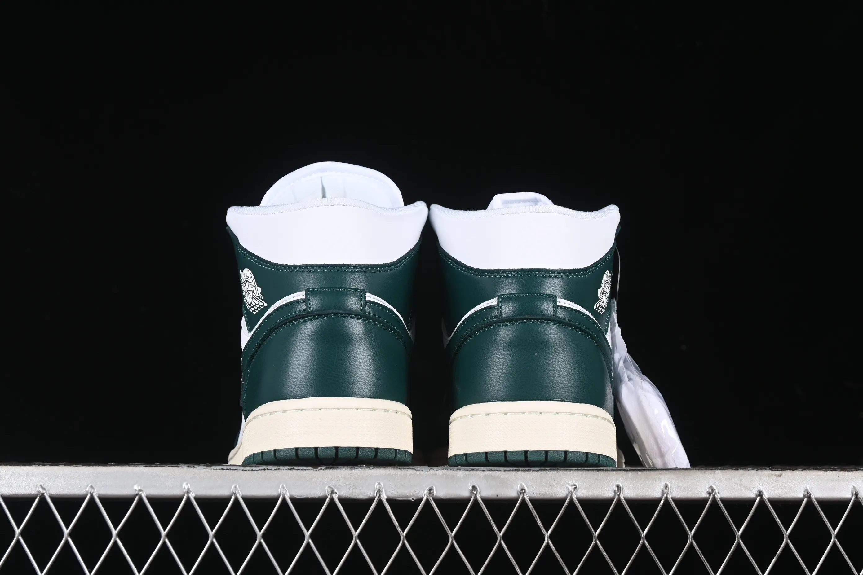 All categories Air Jordan Jordan series basketball shoes Air Jordan 1 Mid Air Jordan 1 Mid "Oxidized Green" AJ1 Joe 1 white and green color Zhongbang basketball shoes BQ6472-133